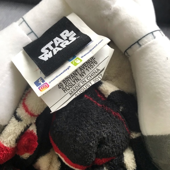 Disney Stars Wars Imperial Trooper & Throw Set NWT - Picture 4 of 8